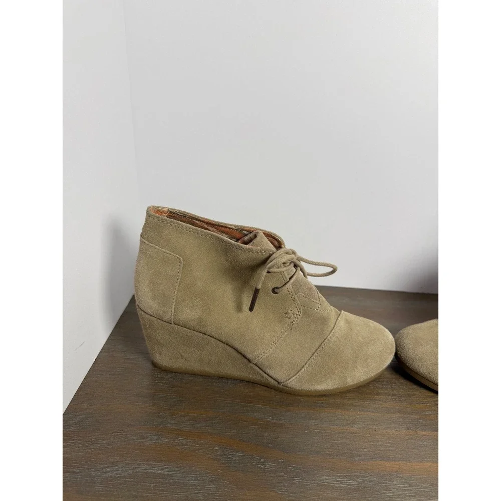 TOMS Taupe Suede Desert Wedge Booties Lace-Up Boho Casual Size 8